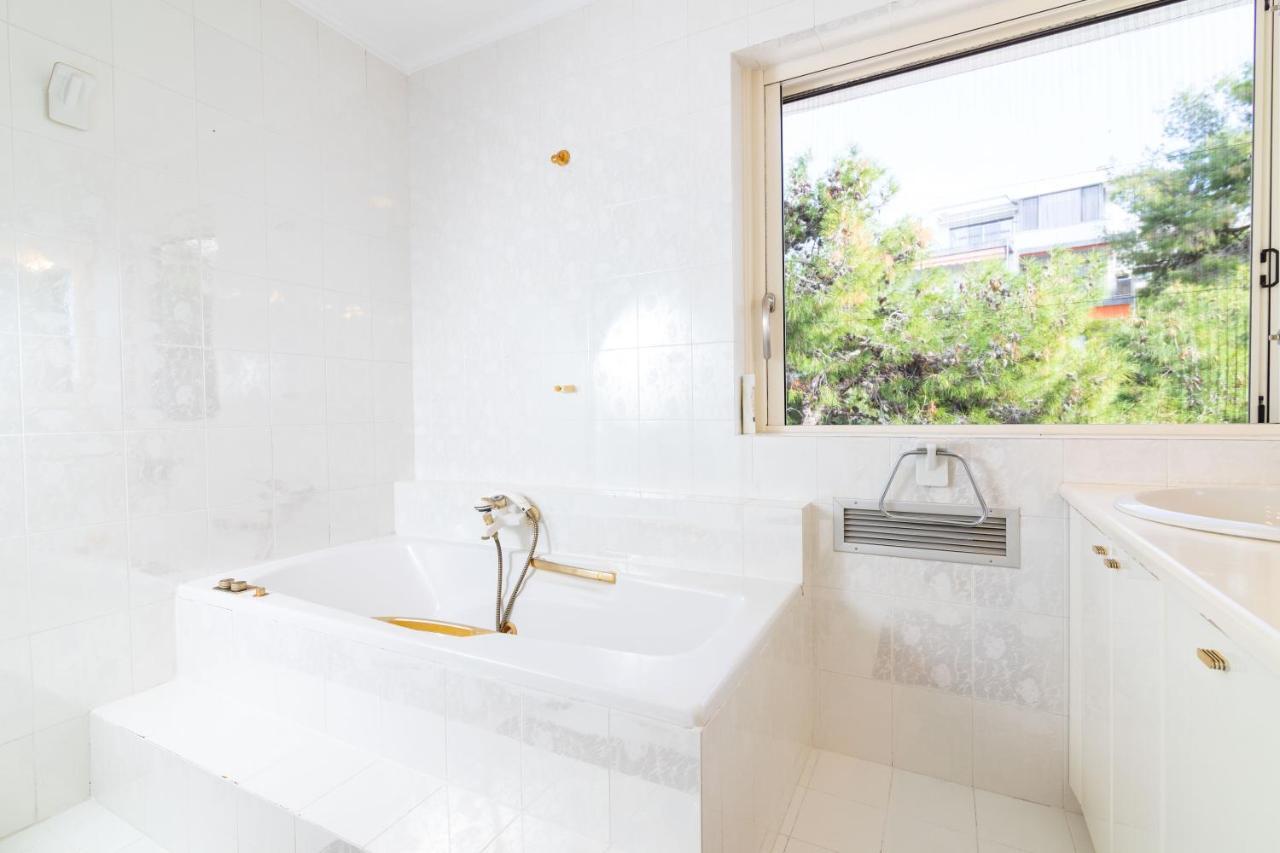 Sunlight House - Palatial Fully Equipped Apartment Near The Sea Aten Exteriör bild
