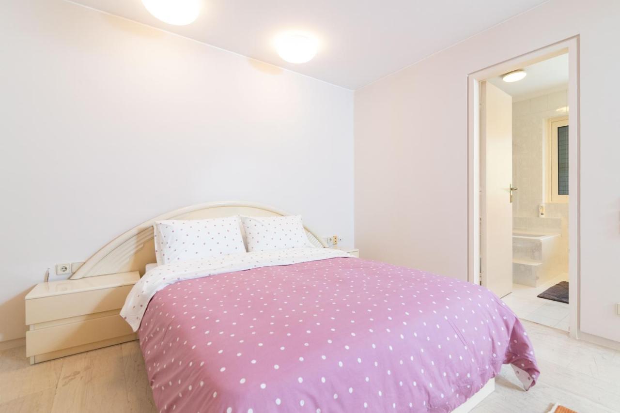 Sunlight House - Palatial Fully Equipped Apartment Near The Sea Aten Exteriör bild